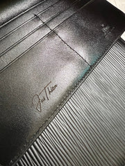 Khắc Laze Cá Nhân Hóa – Dấu Ấn Riêng Trên Mỗi Sản Phẩm Frank